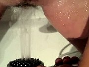 Masturbation - Hot Chick macht sich gut in der Dusche